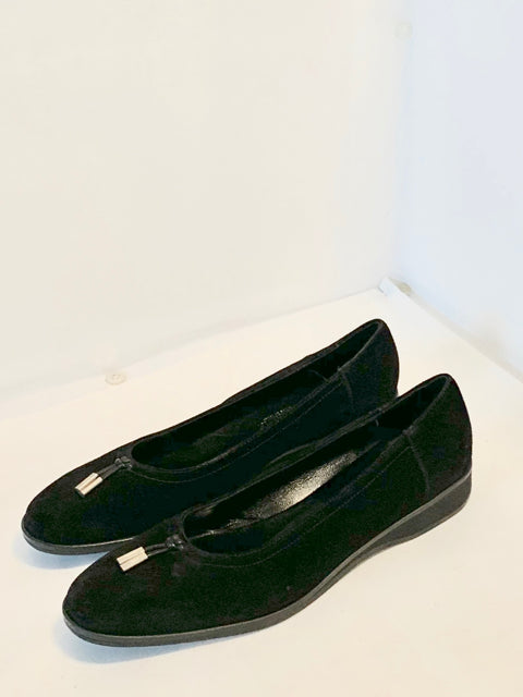 SALVATORE FERRAGAMO NEW SHOES SIZE 8 1/2 – La Boutique Resale display picture 1
